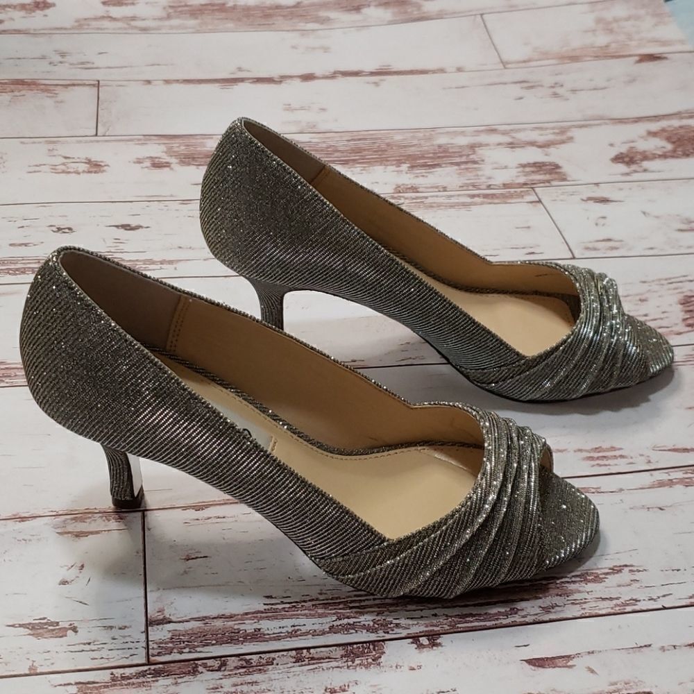 NIB Nina Shoes Carolyn Steel Luna Shine -size 5